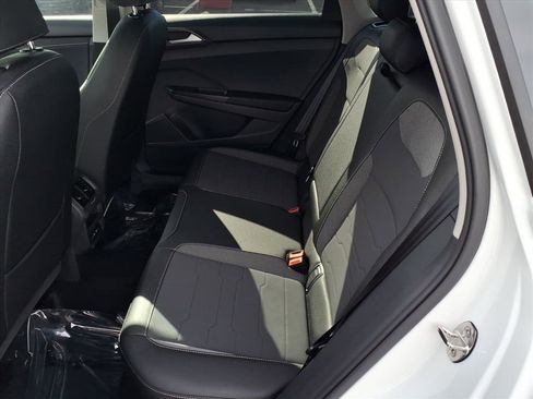 New 2026 Volkswagen Taos SE image 14