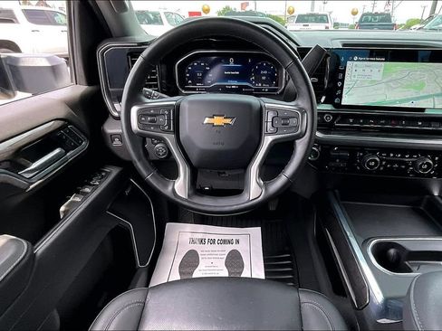 Used 2025 Chevrolet Silverado 2500 LTZ w/ LTZ Convenience Package AWD/4WD image 7