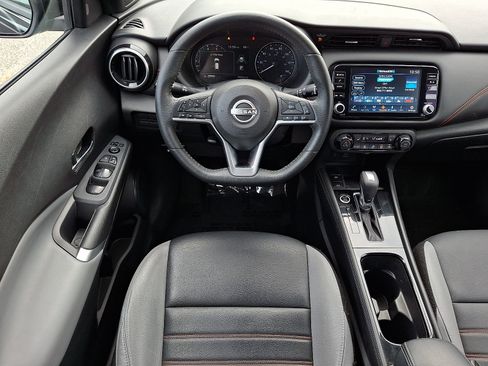 Certified 2023 Nissan Kicks SR w/ SR Premium Package FWD image 12