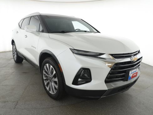 Used 2022 Chevrolet Blazer Premier image 3