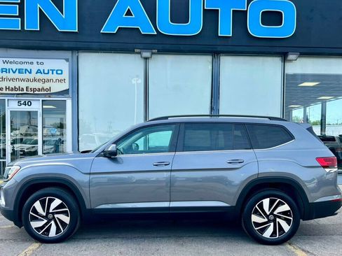 Used 2024 Volkswagen Atlas SE AWD/4WD image 2