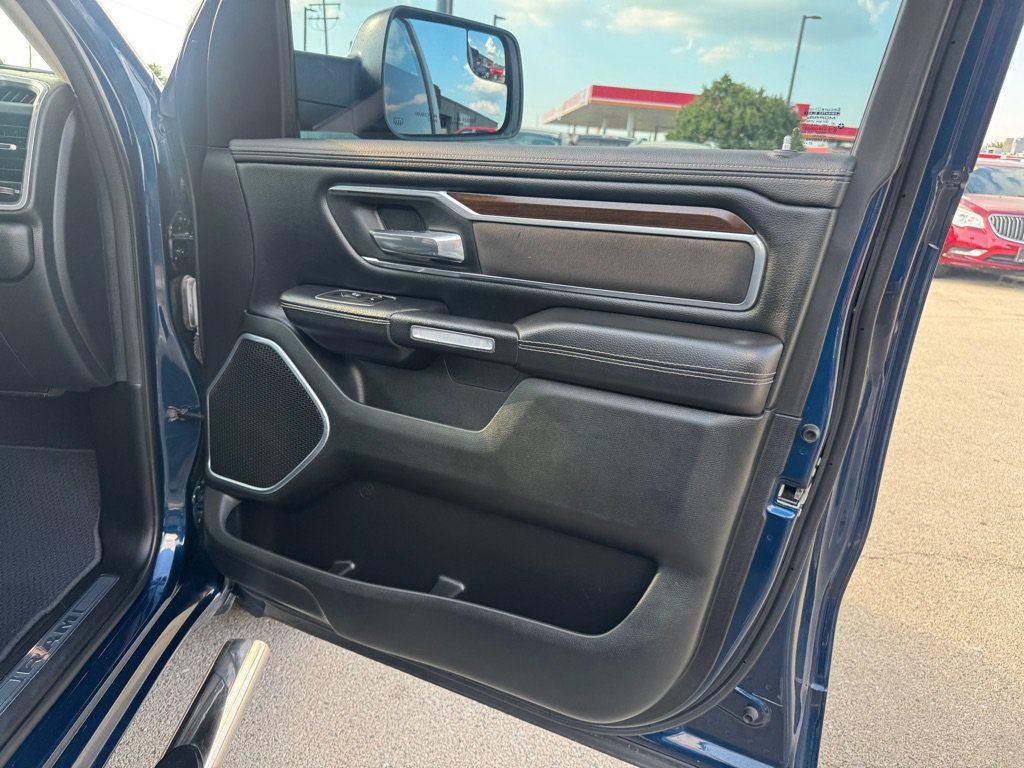 Used 2022 RAM 1500 Laramie AWD/4WD image 14