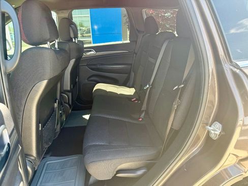 Used 2020 Jeep Grand Cherokee Laredo w/ 18" Wheel & 8.4" Radio Group image 23