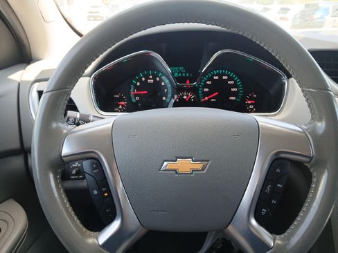Used 2017 Chevrolet Traverse LT w/ Traveler's Package FWD image 29