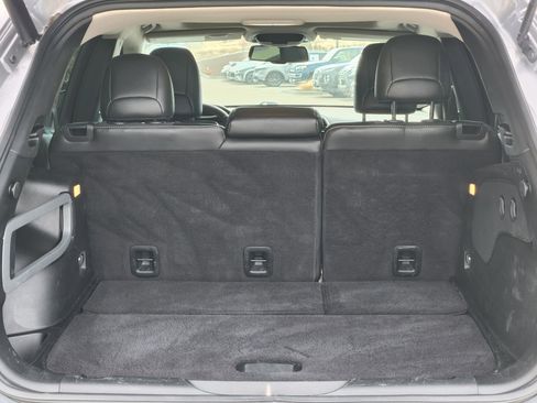 Used 2018 Jeep Cherokee Latitude Plus w/ Comfort/Convenience Group image 12