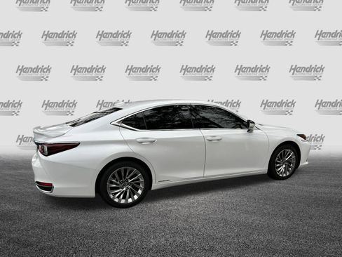 Used 2022 Lexus ES 300h Ultra Luxury image 11
