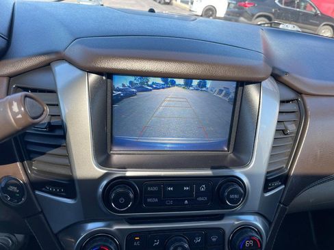 Used 2020 Chevrolet Suburban Premier AWD/4WD image 32
