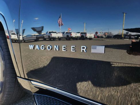 Used 2024 Jeep Wagoneer L Series II w/ Flexible Seating Group AWD/4WD image 33