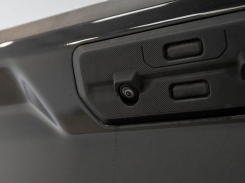 Used 2024 GMC Sierra 1500 SLT image 13