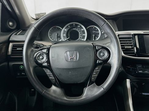 Used 2017 Honda Accord Touring image 17