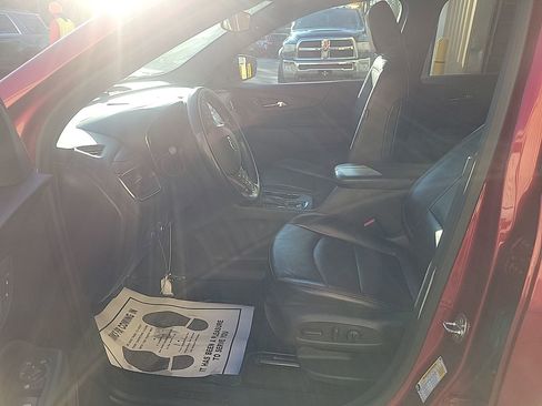 Used 2023 Chevrolet Equinox RS w/ RS Leather Package image 8