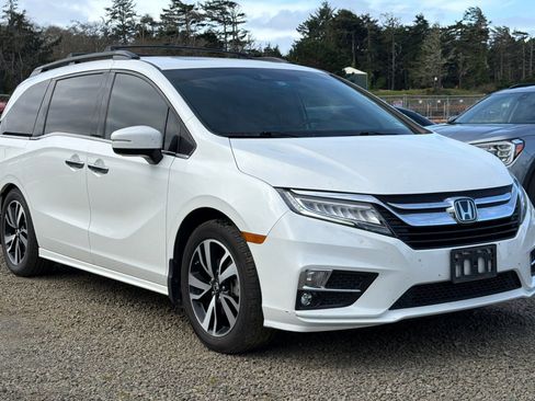 Used 2020 Honda Odyssey Elite image 2