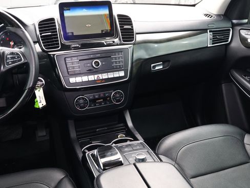 Used 2018 Mercedes-Benz GLS 550 4MATIC image 12