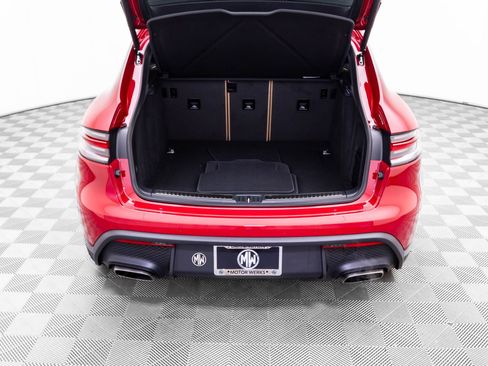 New 2026 Porsche Macan image 29