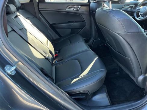 Used 2024 Kia Sportage EX image 9