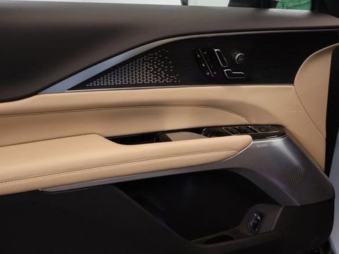 New 2026 Cadillac Lyriq V image 9