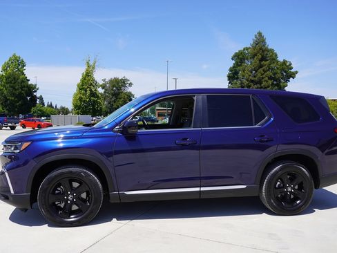 Used 2025 Honda Pilot EX-L image 3