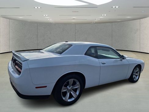 Used 2022 Dodge Challenger GT image 6