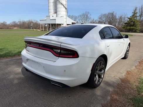 Used 2015 Dodge Charger SE w/ Power Sunroof Group image 6