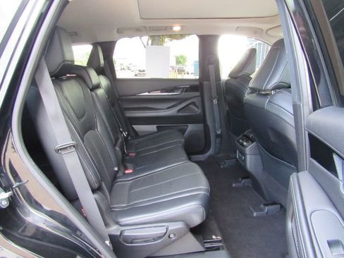 Used 2023 INFINITI QX60 Pure image 24
