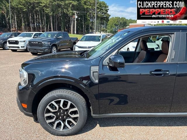 Used 2022 Ford Maverick Lariat w/ Lariat Luxury Package FWD image 2