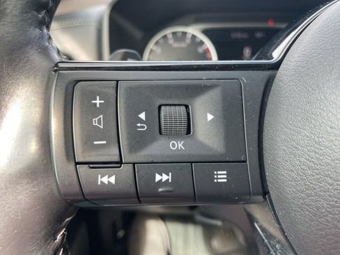 Used 2021 Nissan Rogue S image 20