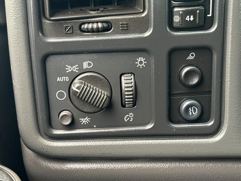 Used 2006 Chevrolet Silverado 1500 LT w/ Light Duty Power Package AWD/4WD image 21