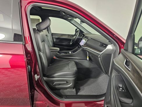 New 2026 Jeep Grand Cherokee Altitude image 38