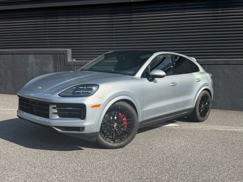 Certified 2026 Porsche Cayenne S AWD/4WD image 1