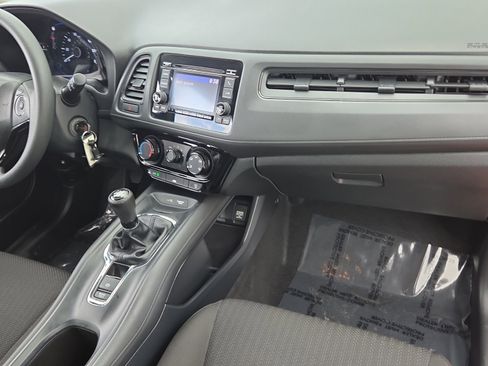 Used 2018 Honda HR-V LX image 17