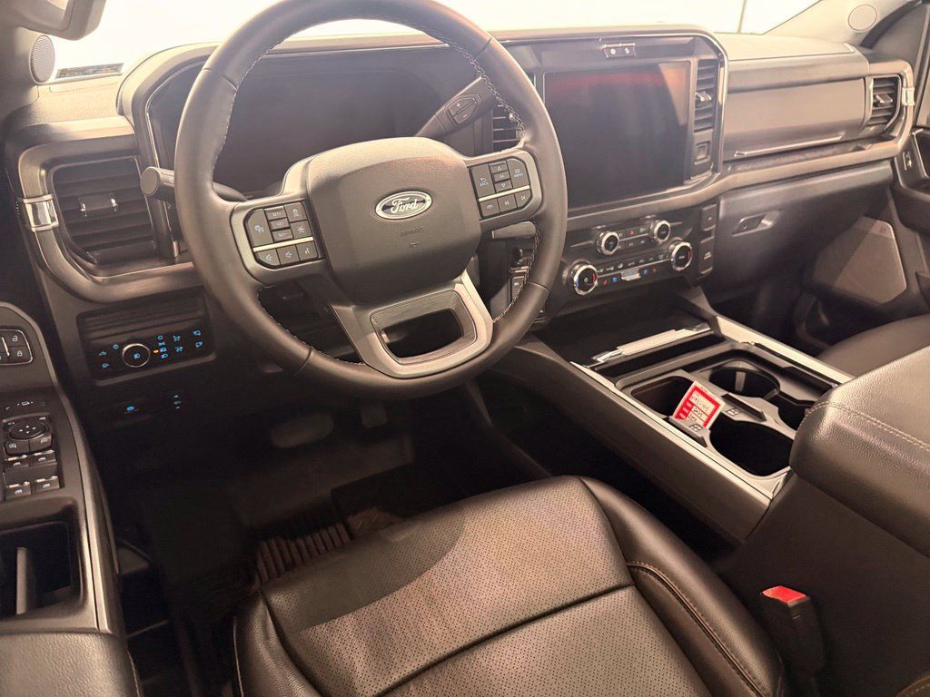 Used 2025 Ford F250 Lariat w/ Lariat Ultimate Package AWD/4WD image 29