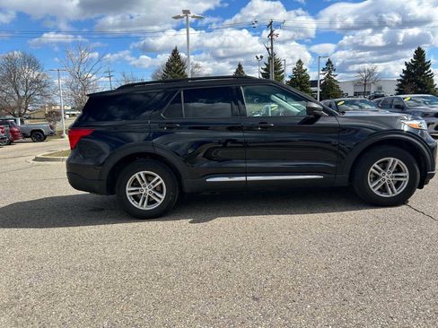 Used 2021 Ford Explorer XLT w/ Equipment Group 202A image 15
