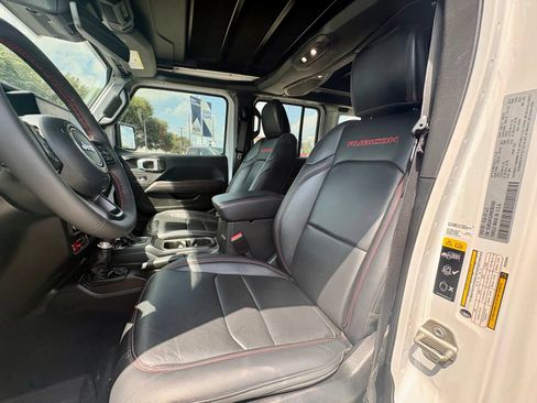Used 2024 Jeep Wrangler Unlimited Rubicon AWD/4WD image 14