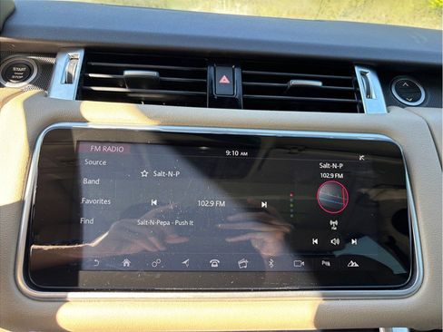 Used 2019 Land Rover Range Rover Sport HSE AWD/4WD image 26