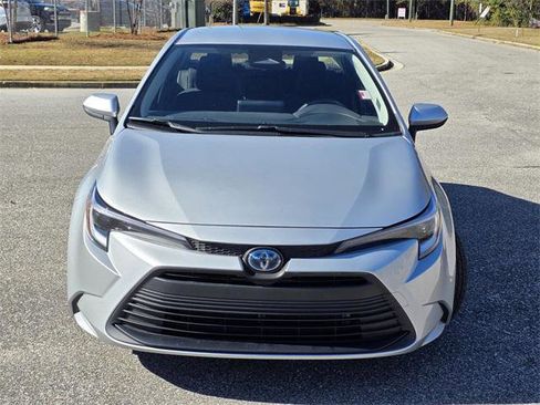 Certified 2025 Toyota Corolla LE image 2