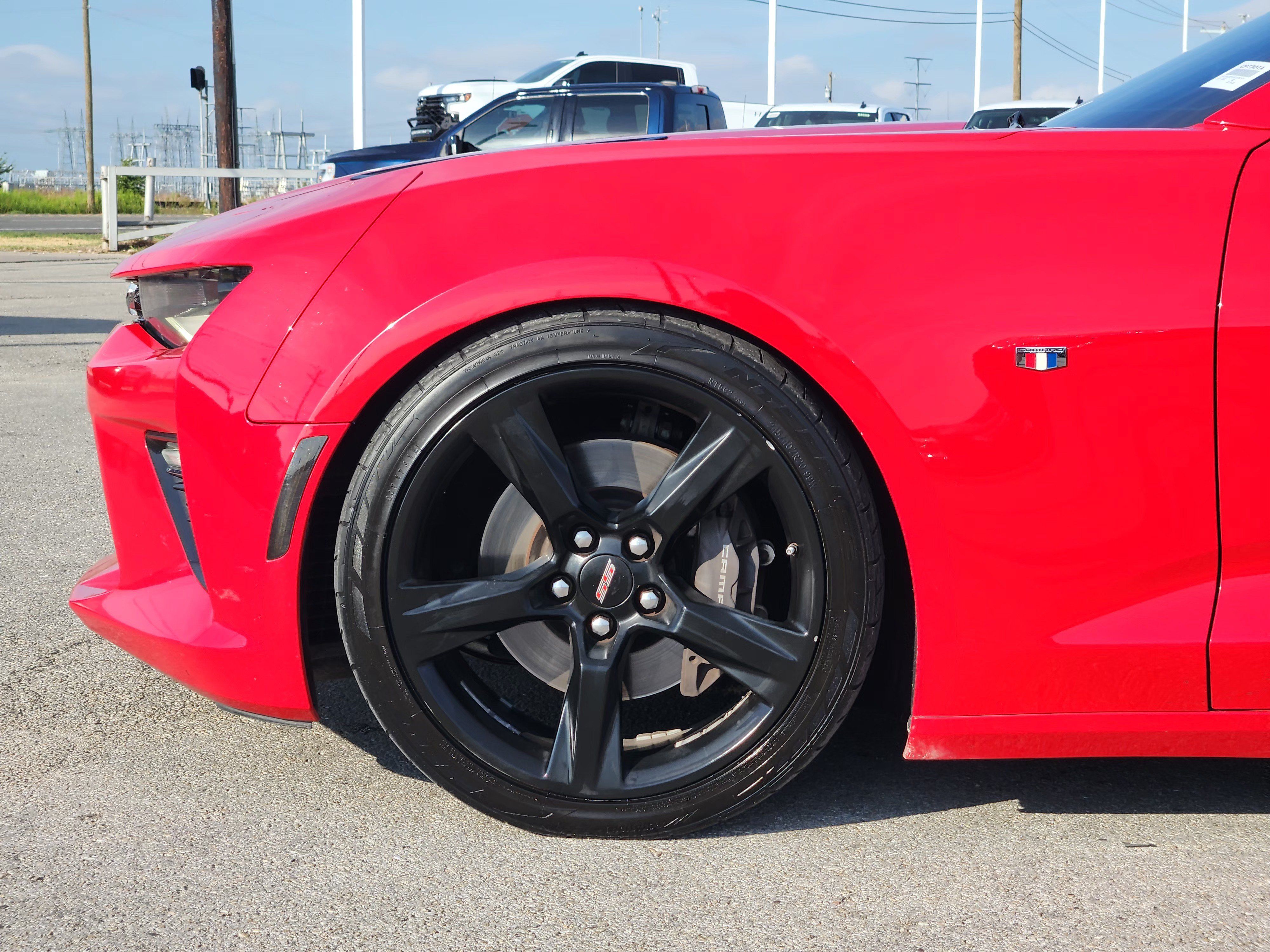 Used 2016 Chevrolet Camaro SS RWD image 9
