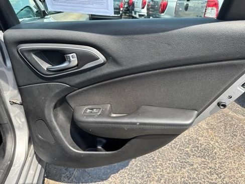 Used 2015 Chrysler 200 Limited w/ Convenience Group FWD image 21