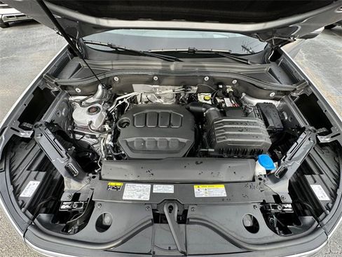 Used 2024 Volkswagen Atlas SEL Premium R-Line image 32