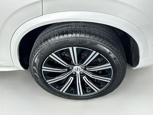 Used 2024 Volvo XC90 B6 Plus w/ Protection Package AWD/4WD image 11