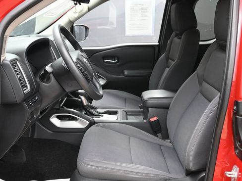 Used 2022 Nissan Frontier SV RWD image 16