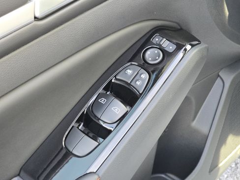 New 2025 Nissan Altima 2.5 SR image 25