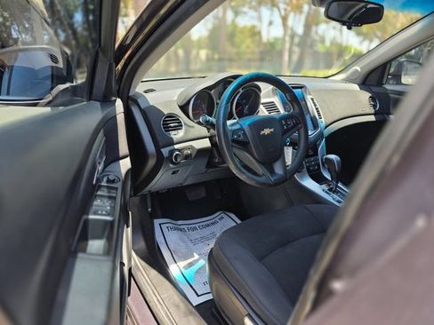 Used 2016 Chevrolet Cruze LT w/ Technology Package FWD image 26