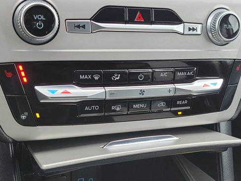 Certified 2023 Ford Explorer XLT w/ Equipment Group 202A image 31