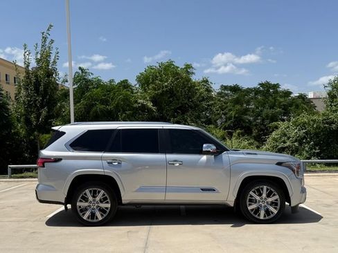 Used 2024 Toyota Sequoia Capstone AWD/4WD image 5
