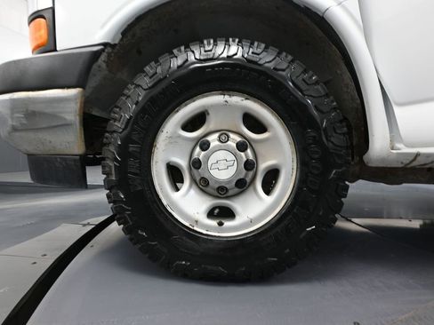 Used 2017 Chevrolet Express 3500 LT w/ LT Preferred Equipment Group image 17