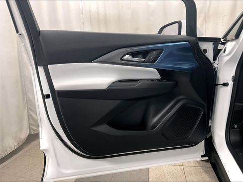 Used 2024 Chevrolet Equinox EV LT image 9