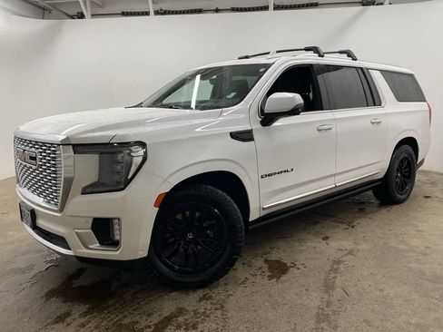 Used 2023 GMC Yukon XL Denali w/ Denali Reserve Package image 1