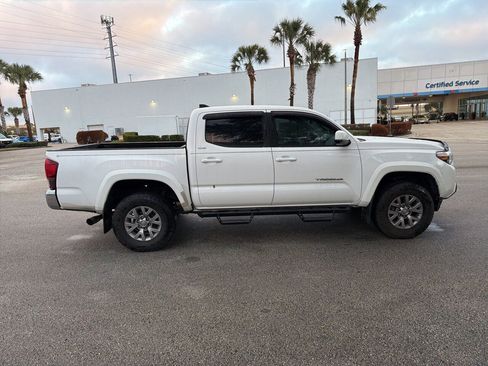 Used 2018 Toyota Tacoma SR5 image 6