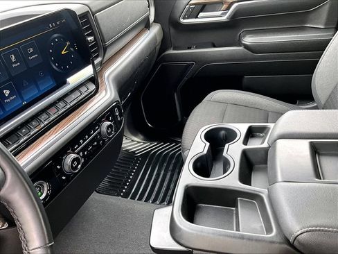 Used 2024 Chevrolet Silverado 1500 LT AWD/4WD image 20