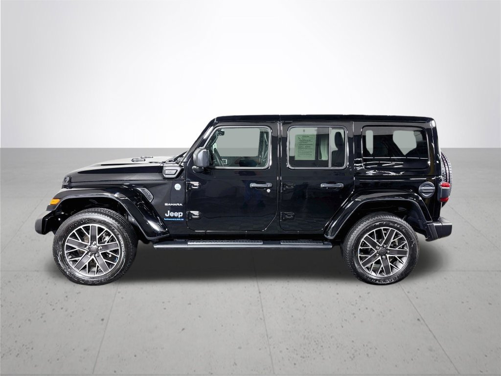 Used 2023 Jeep Wrangler Unlimited Sahara w/ Cold Weather Group AWD/4WD image 10